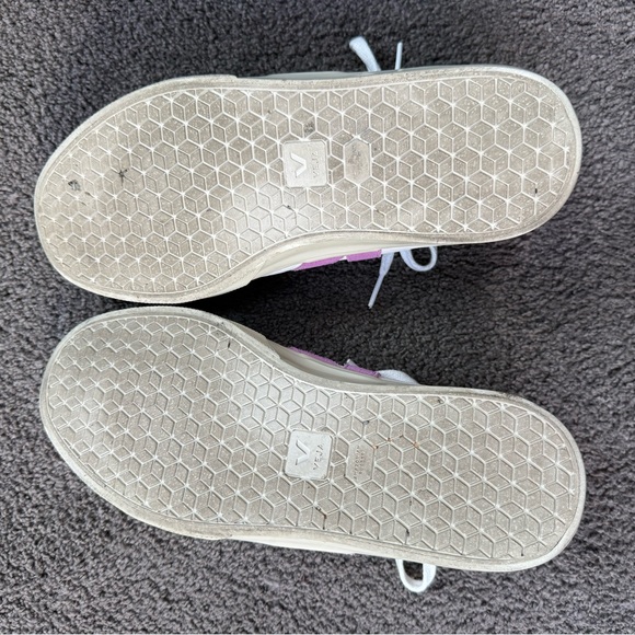 Veja Campo Sneakers - White and Mulberry - Womens - excellent condition - Picture 5 of 8